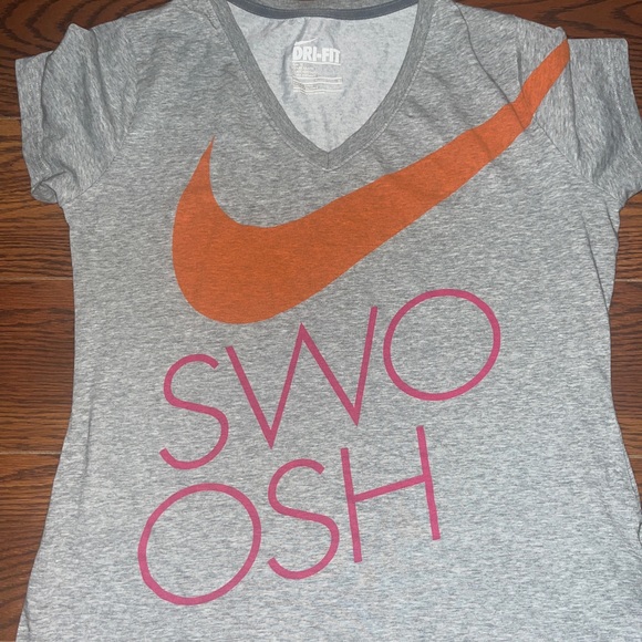 Nike Swoosh Graphic Tee sz XL - Picture 2 of 3